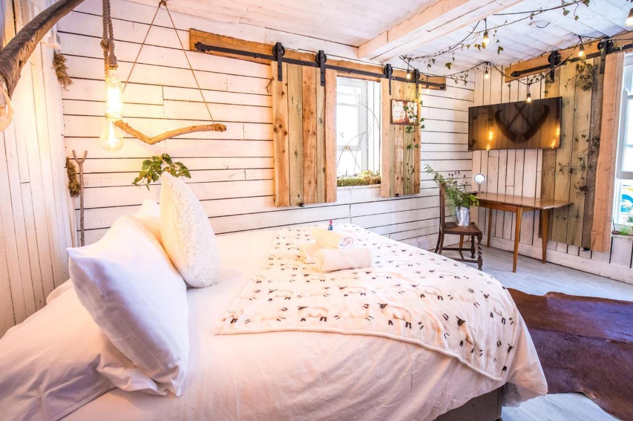 James' Place @ Pontmorlais Мърдър Титфил Екстериор снимка