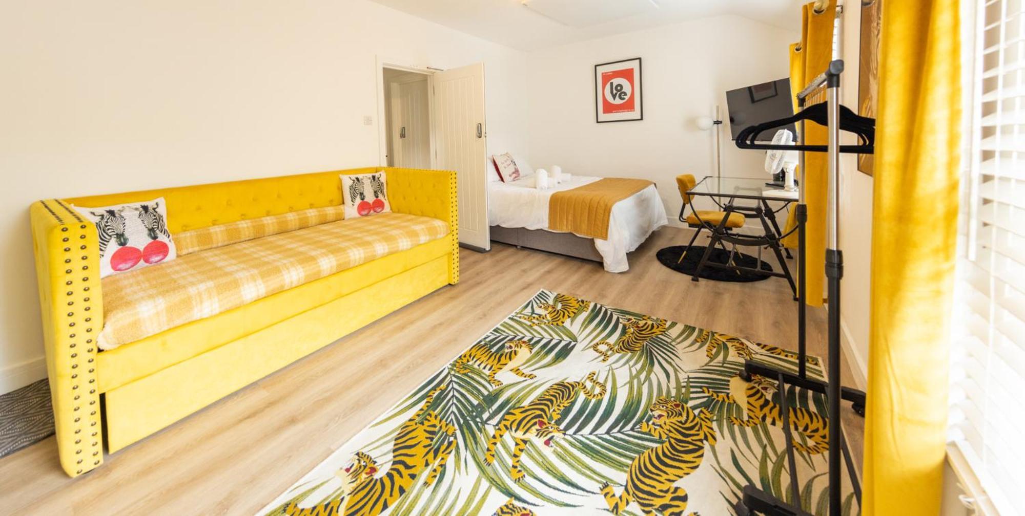 James' Place @ Pontmorlais Мърдър Титфил Екстериор снимка