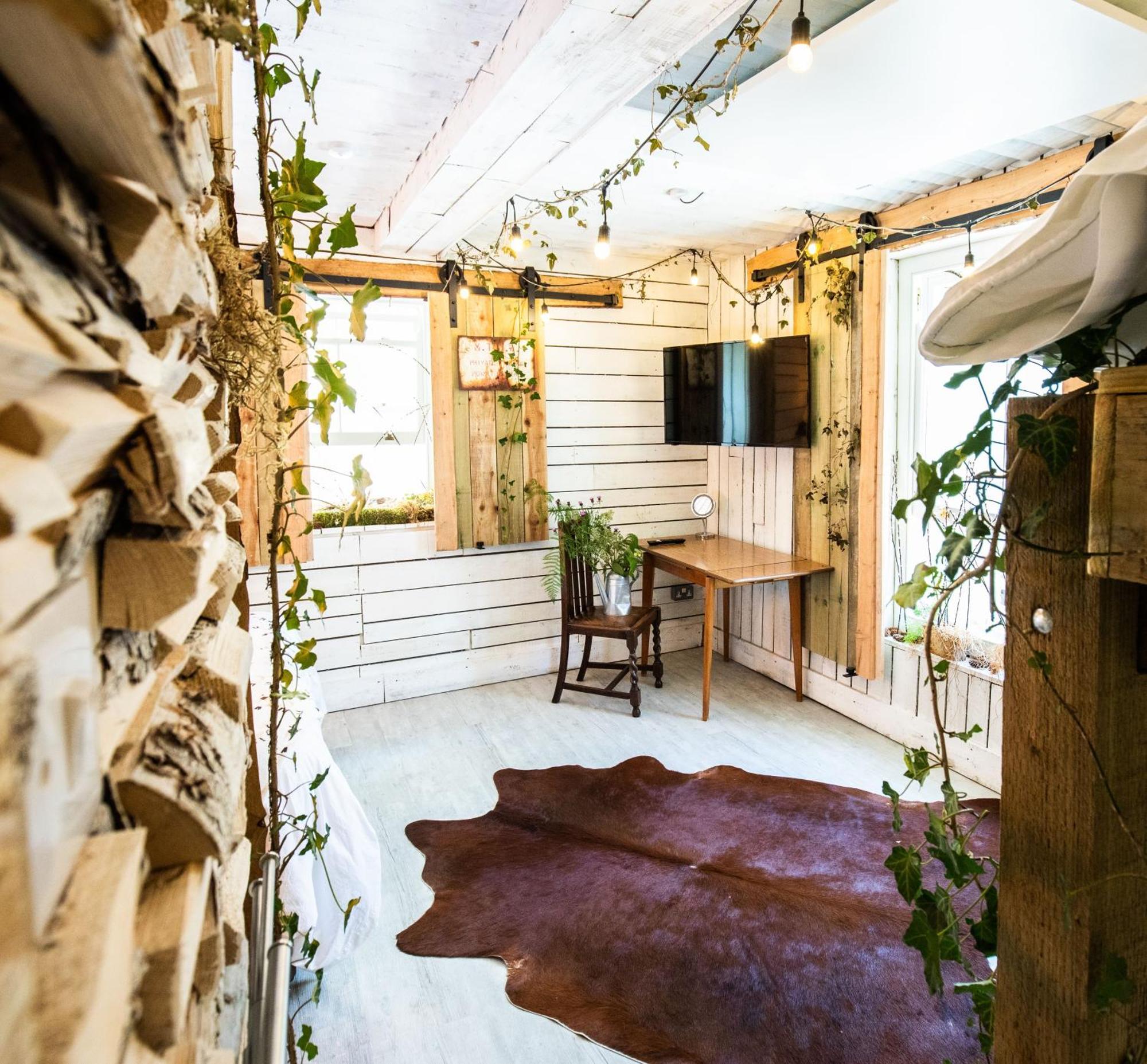 James' Place @ Pontmorlais Мърдър Титфил Стая снимка
