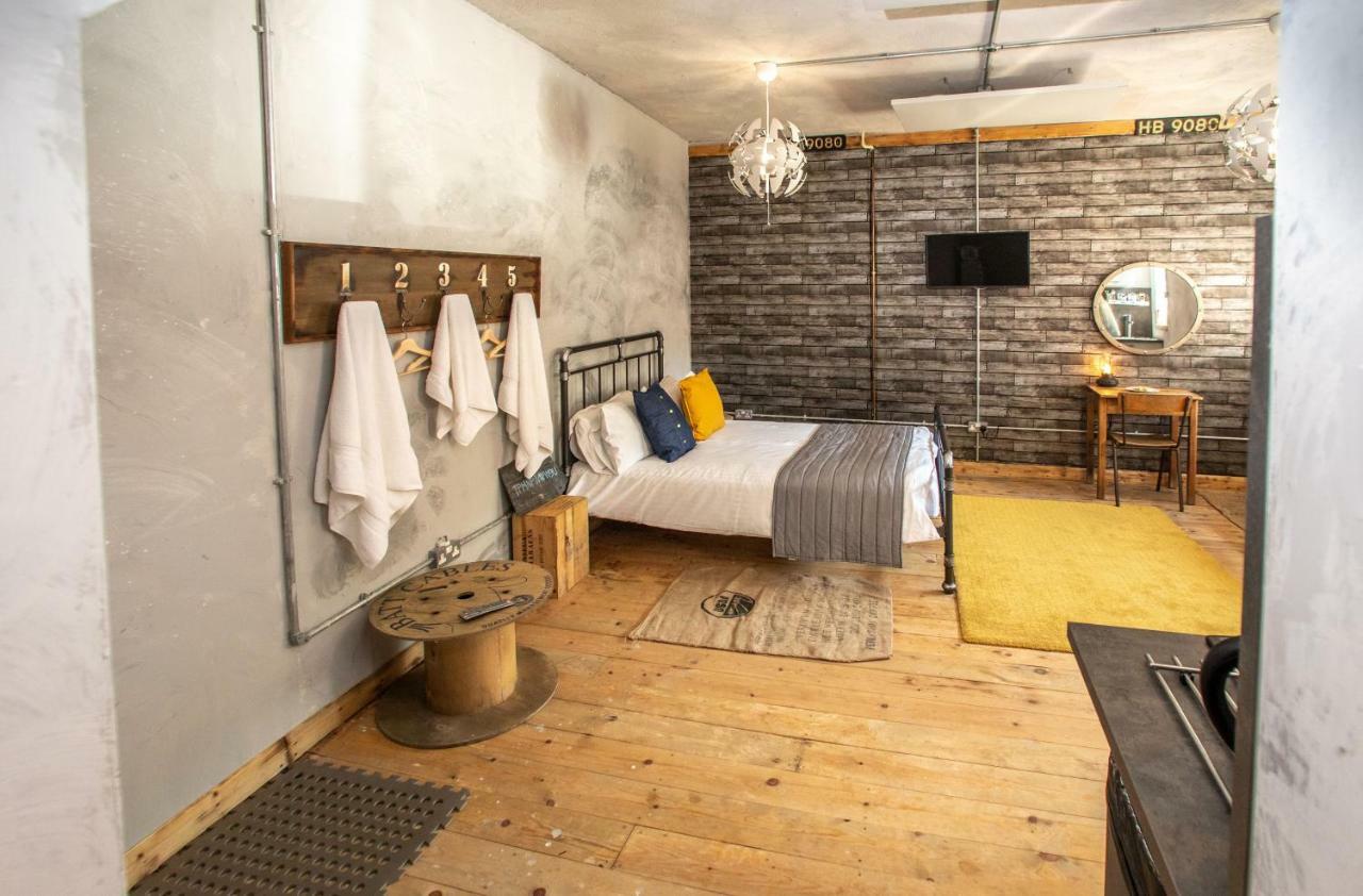 James' Place @ Pontmorlais Мърдър Титфил Екстериор снимка